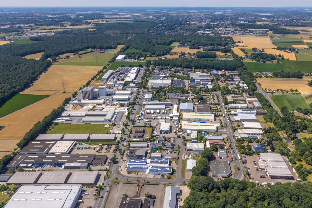 Aerial photograph Obrighoven - Industrial estate and company settlement in Obrighoven in the state North Rhine-Westphalia, Germany
