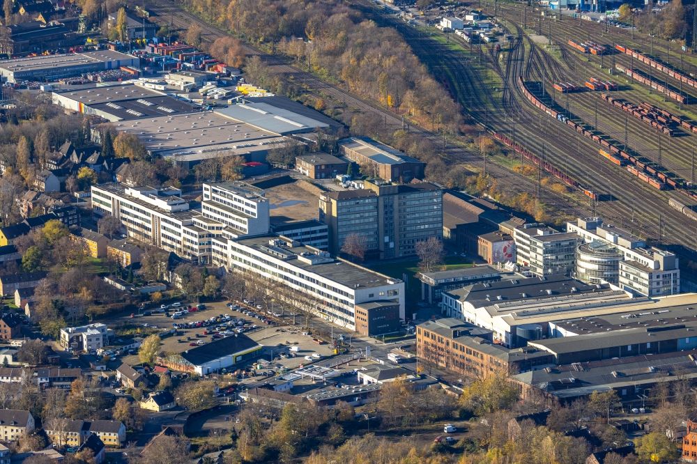 Oberhausen from the bird's eye view: Industrial estate and company settlement of Quartier231 with logistics buildings and office buildings along the Duisburger Strasse in Oberhausen in the state North Rhine-Westphalia, Germany