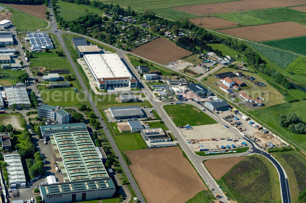 Kenzingen from the bird's eye view: Industrial estate and company settlement Salzmatten in Kenzingen in the state Baden-Wuerttemberg, Germany