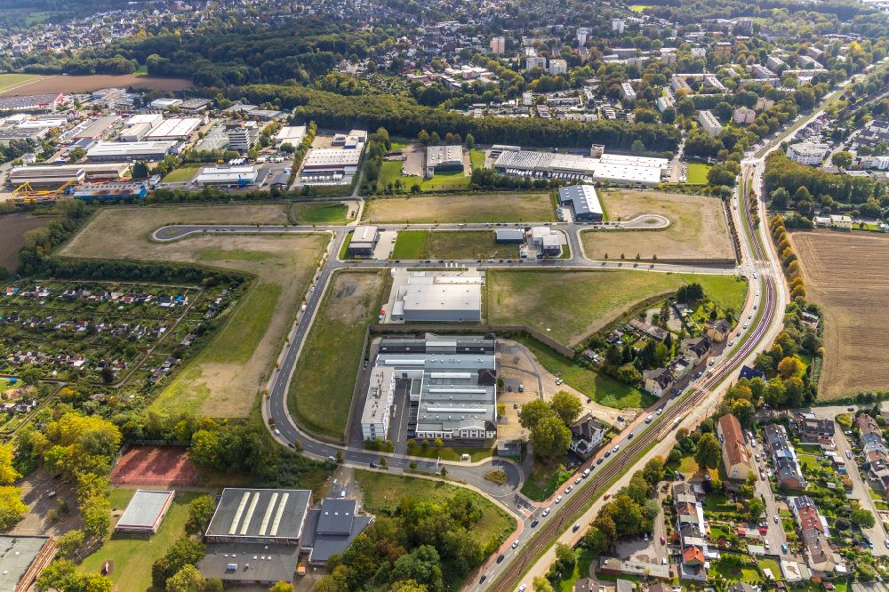 Bochum from the bird's eye view: Industrial estate and company settlement An of Salzstrasse - Am Hellweg in Bochum in the state North Rhine-Westphalia, Germany