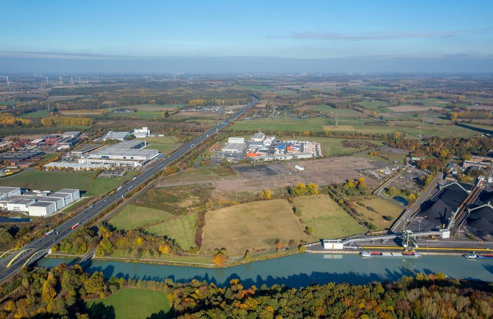 Aerial photograph Hamm - Commercial park Schmehausen near the coal power plant of RWE Power in the Uentrop part of Hamm and course of the federal motorway A2 in the state of North Rhine-Westphalia
