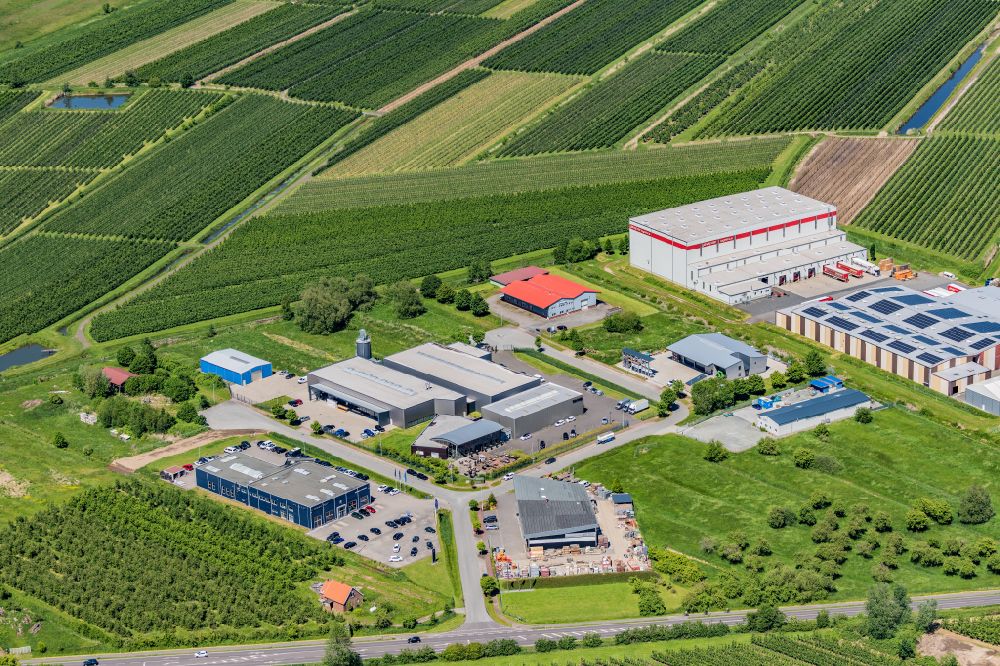 Aerial image Hollern-Twielenfleth - Industrial estate and company settlement Speersort in Hollern-Twielenfleth in the state Lower Saxony, Germany