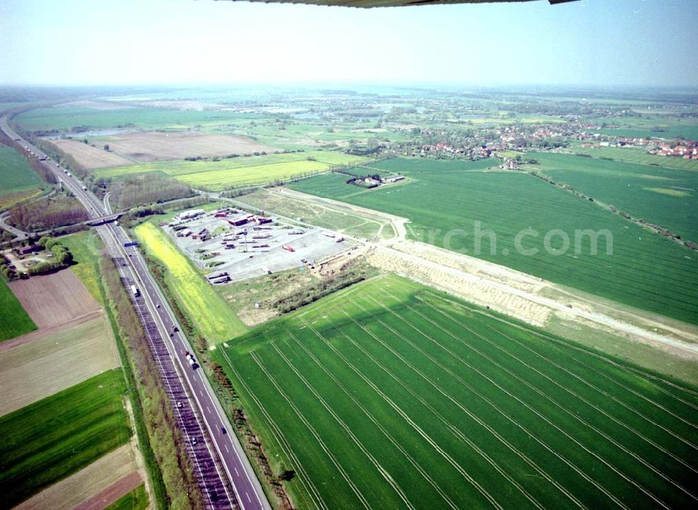 Aerial photograph Vehlefanz / BRB - Gewerbegebiet Vehlefanz an der Autobahn A10 Richtung Rostock / Hamburg und der Landstraße L 17 Schwante-Berlin. Ein Projekt der Brandenburgischen Boden mbH.