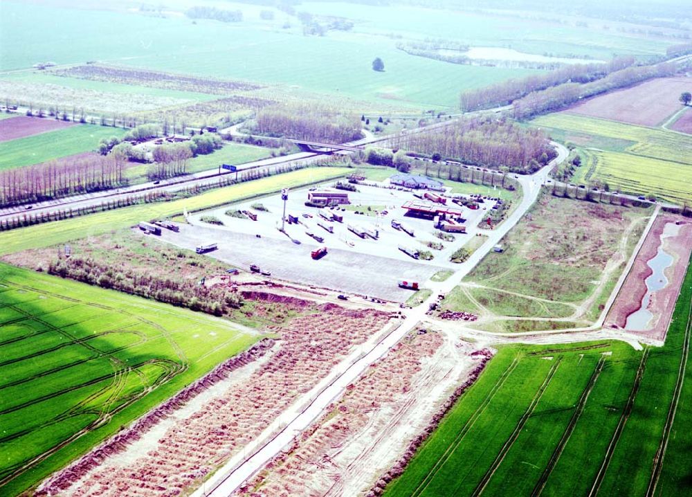 Aerial photograph Vehlefanz / BRB - Gewerbegebiet Vehlefanz an der Autobahn A10 Richtung Rostock / Hamburg und der Landstraße L 17 Schwante-Berlin. Ein Projekt der Brandenburgischen Boden mbH.