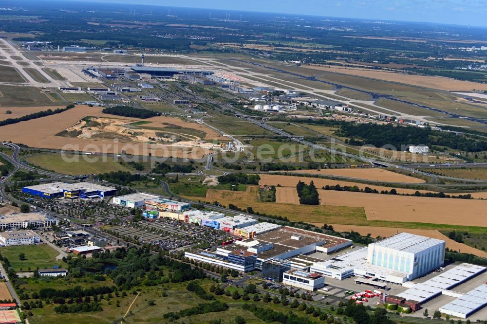 Aerial photograph Waltersdorf - Industrial estate and company settlement along the Gruenauer Strasse in Waltersdorf in the state Brandenburg, Germany