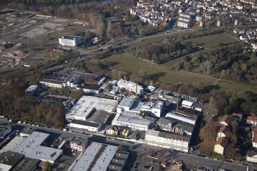 Offenbach am Main from the bird's eye view: Industrial estate and company settlement and residential area in the district Buergel in Offenbach am Main in the state Hesse