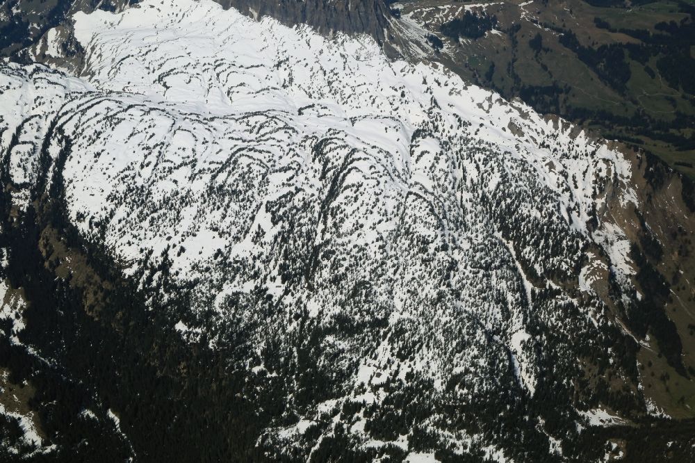 Aerial photograph Eriz - Summit and mountain landscape in the area of Eriz und Habkern at the Bernes Alps, Switzerland