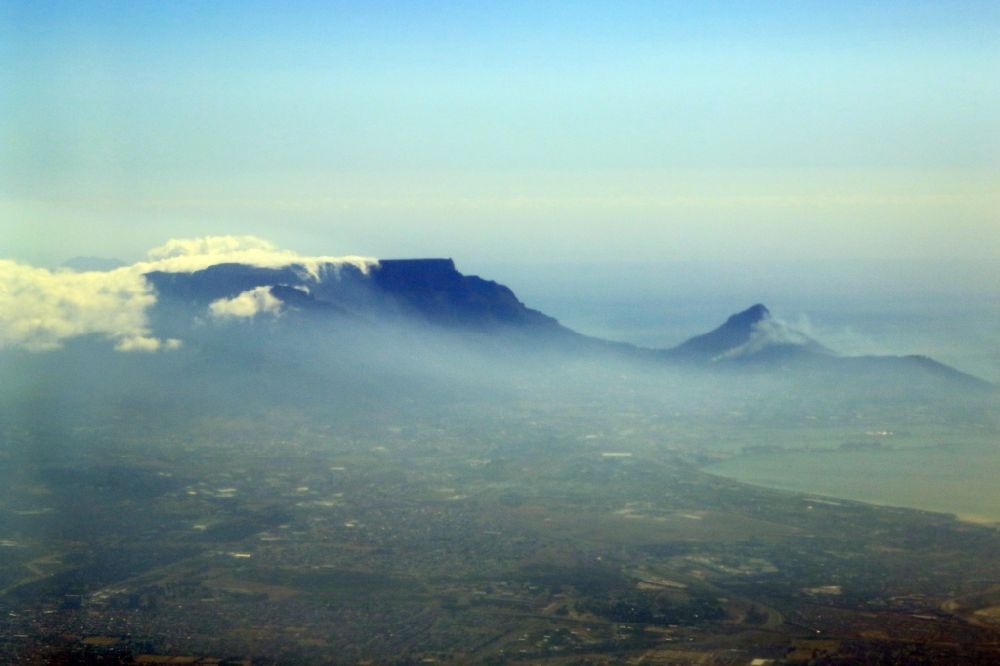 Kapstadt from the bird's eye view: Summit of the cloud covered Tabel Mountain and peak of Lion's Head in Cape Town in Western Cape, South Africa