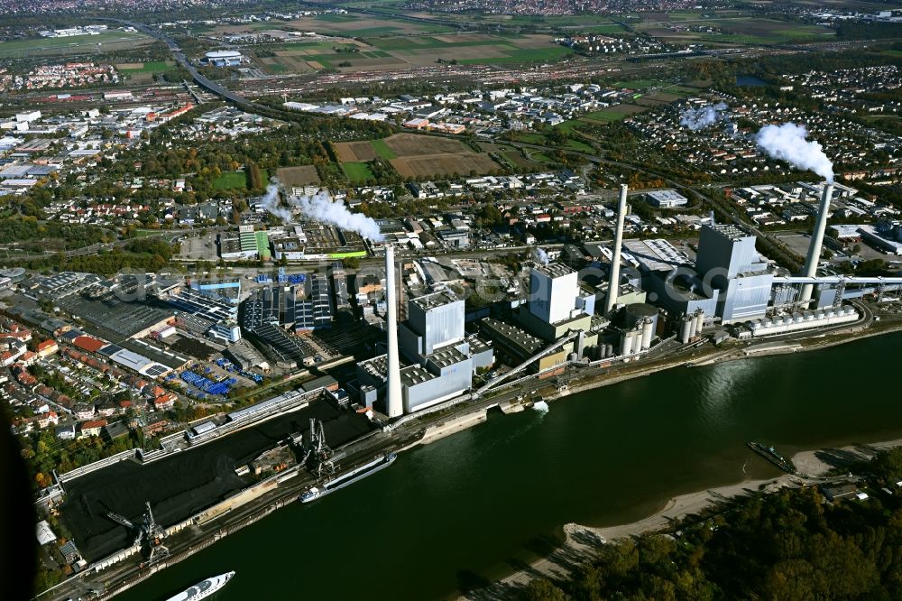 Aerial image Mannheim - Power plants and exhaust towers of coal thermal power station Grosskraftwerk Mannheim AG at the shore of the Rhine river near Neckarau on street Plinaustrasse in Mannheim in the state Baden-Wurttemberg, Germany