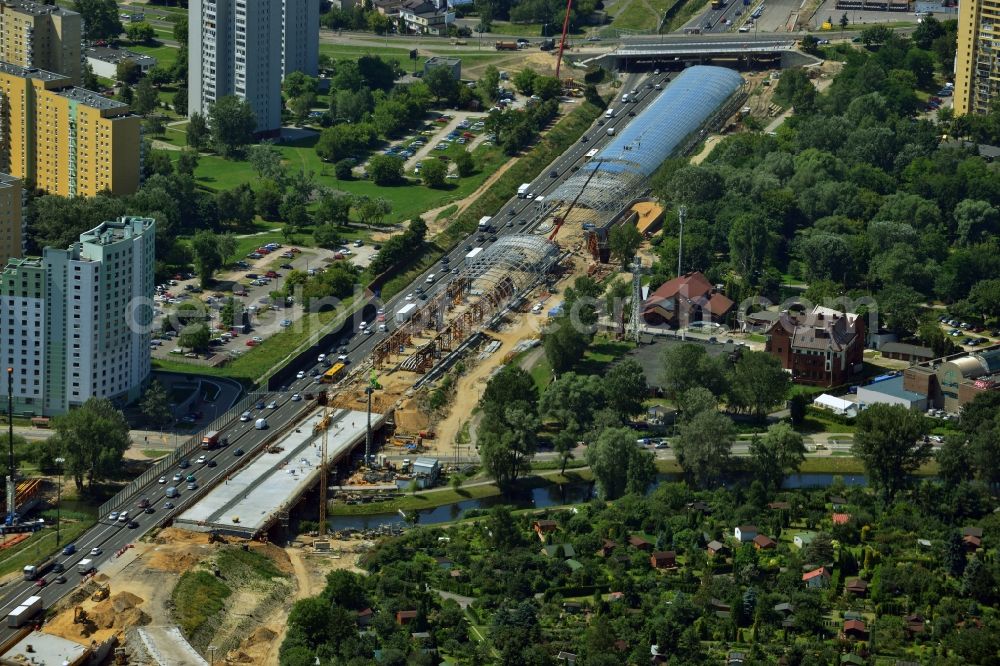 Aerial photograph Warschau - View of the glass roof mounting for expansion of the expressway Trasa Armii Krajowej in Warsaw in Poland
