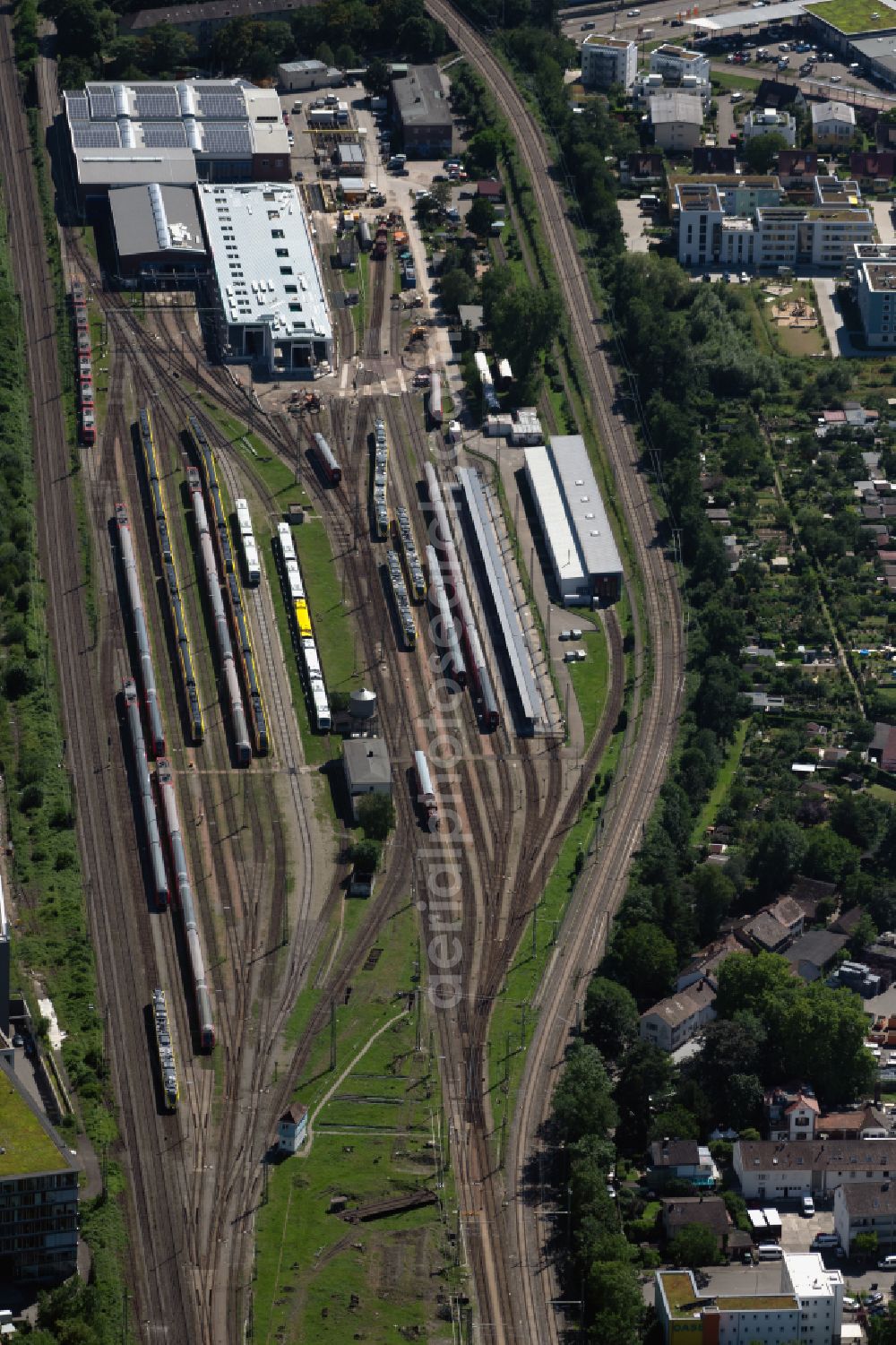Aerial photograph Freiburg im Breisgau - Railway track, depot, maintenance and repair shop for trains in the district Wiehre in Freiburg im Breisgau in the state Baden-Wurttemberg, Germany