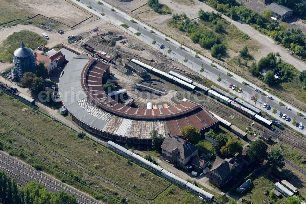 Berlin from above - Trackage and rail routes on the roundhouse - locomotive hall of the railway operations work Eisenbahnmuseum Bw Schoeneweide in the district Niederschoeneweide in Berlin, Germany