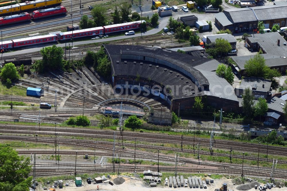Berlin from the bird's eye view: Trackage and rail routes on the roundhouse - locomotive hall of the railway operations work in the district Rummelsburg in Berlin, Germany