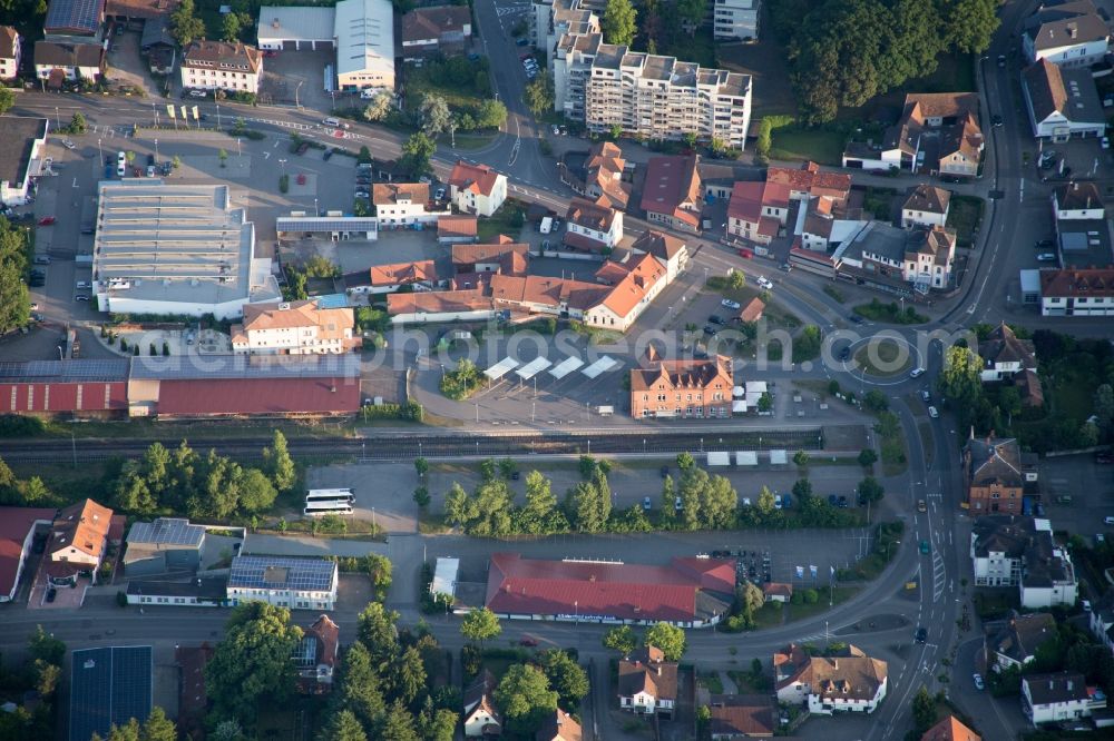 Aerial image Bad Bergzabern - Station railway building of the Deutsche Bahn in Bad Bergzabern in the state Rhineland-Palatinate