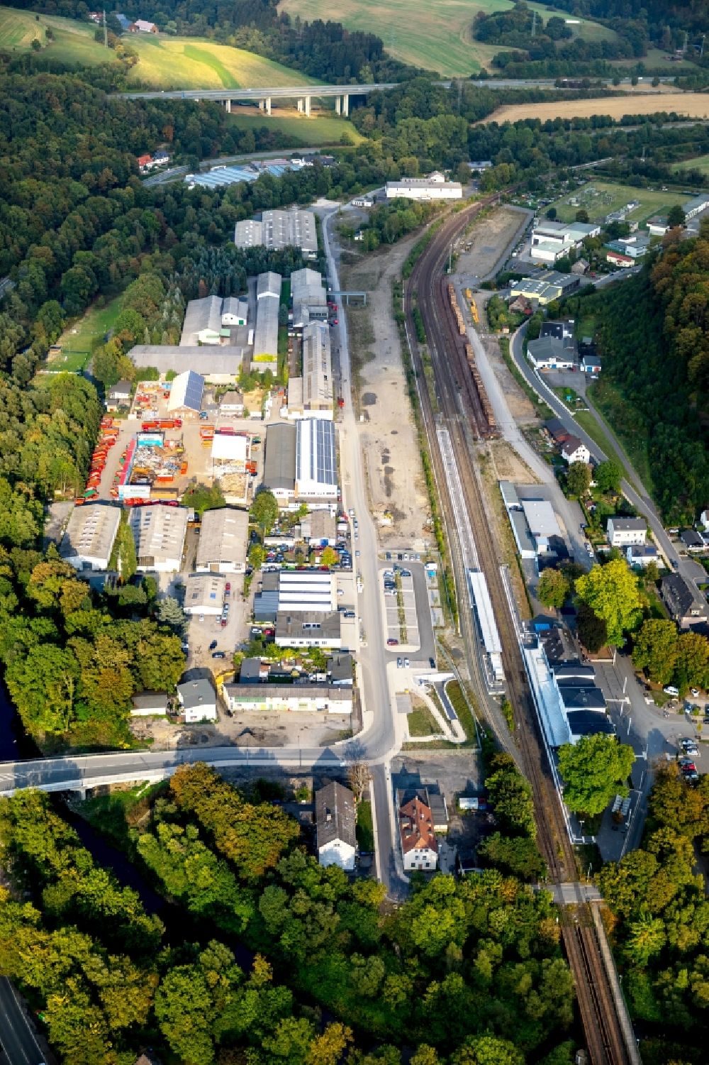 Aerial photograph Arnsberg - Station railway building of the Deutsche Bahn in Arnsberg in the state North Rhine-Westphalia, Germany