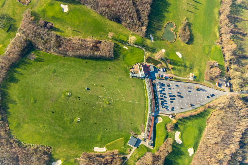 Aerial image Duisburg - Grounds of the Golf course at Golf & More on street Altenbrucher Damm in the district Huckingen in Duisburg at Ruhrgebiet in the state North Rhine-Westphalia, Germany