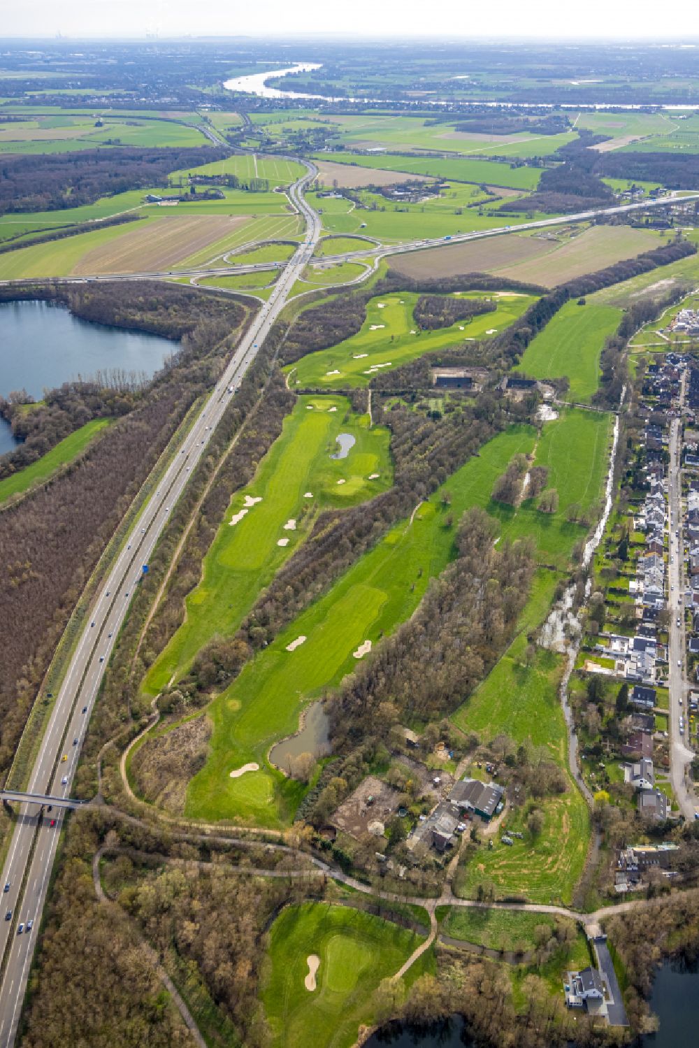 Aerial image Duisburg - Golf course Golf & More in the district Huckingen in Duisburg in the Ruhr area in the state North Rhine-Westphalia, Germany