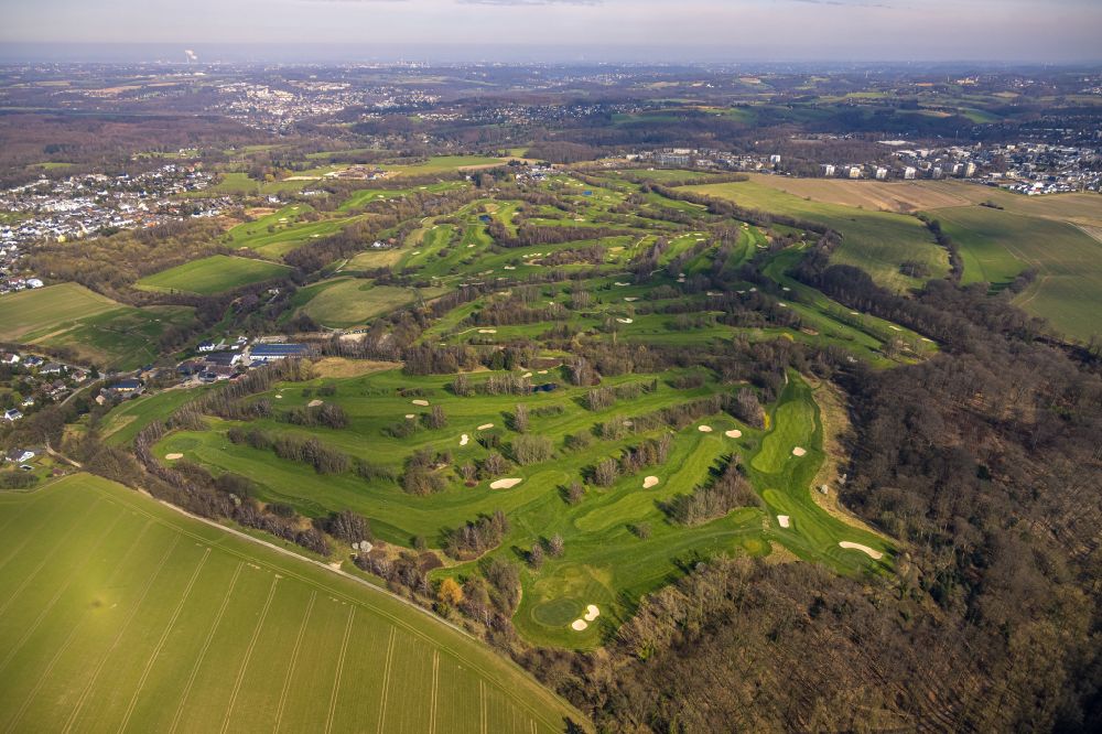 Heiligenhaus from the bird's eye view: Grounds of the Golf course at Golfclub Hoesel in the district Unterilp in Heiligenhaus in the state North Rhine-Westphalia, Germany
