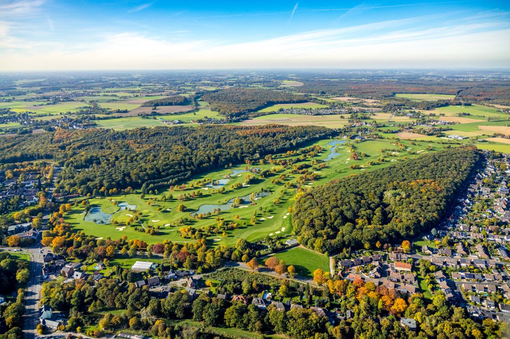 Aerial photograph Kamp-Lintfort - Grounds of the Golf course at Golfclub Am Kloster-Kamp e.V. on Kirchstrasse in the district Niersenbruch in Kamp-Lintfort at Ruhrgebiet in the state North Rhine-Westphalia, Germany