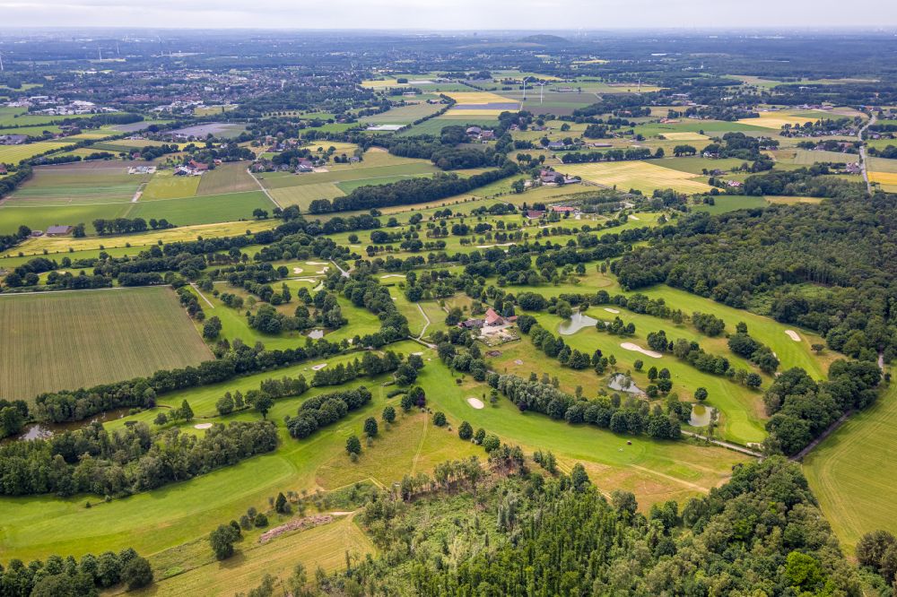 Bottrop from above - Grounds of the golf course Golfclub Schwarze Heide Bottrop-Kirchhellen e.V. on Gahlener street in Bottrop in the Ruhr area in the state of North Rhine-Westphalia, Germany