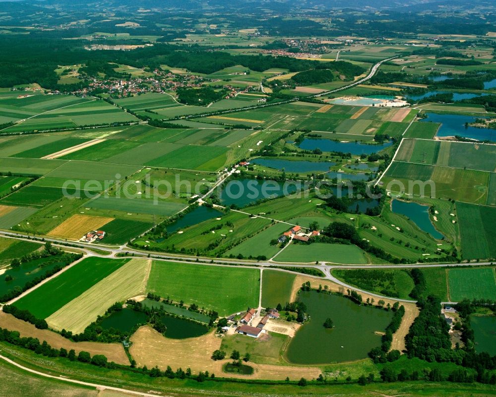 Aerial photograph Kirchroth - Grounds of the Golf course at Golfclub Straubing Stadt and Land e.V. in the district Bachhof in Kirchroth in the state Bavaria, Germany