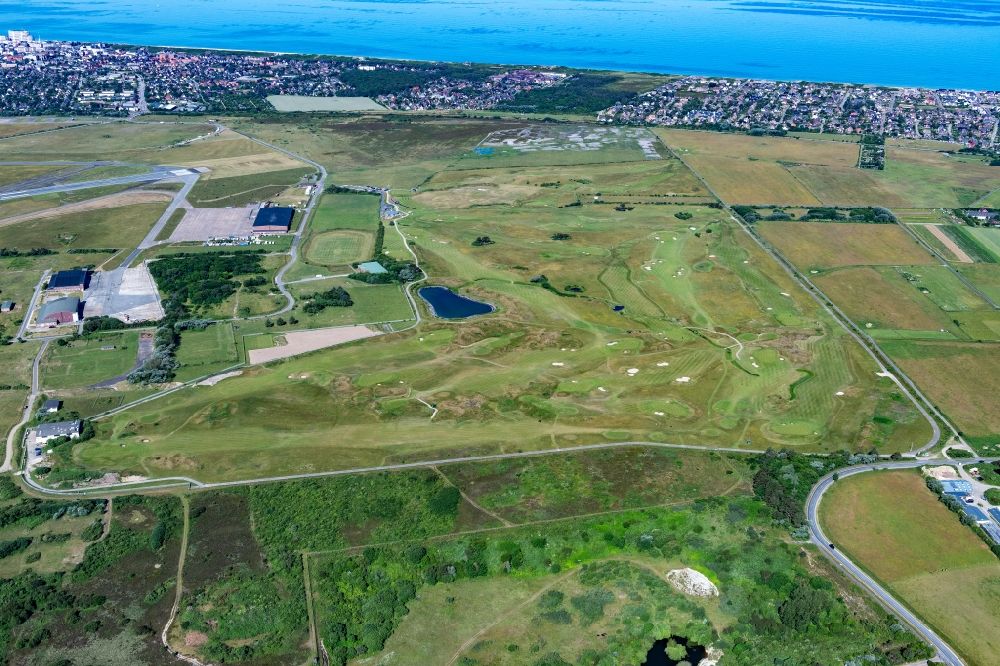 Sylt from the bird's eye view: Grounds of the Golf course at of Marine Golf Club Sylt eG in the district Tinnum in Sylt on the island of Sylt in the state Schleswig-Holstein, Germany