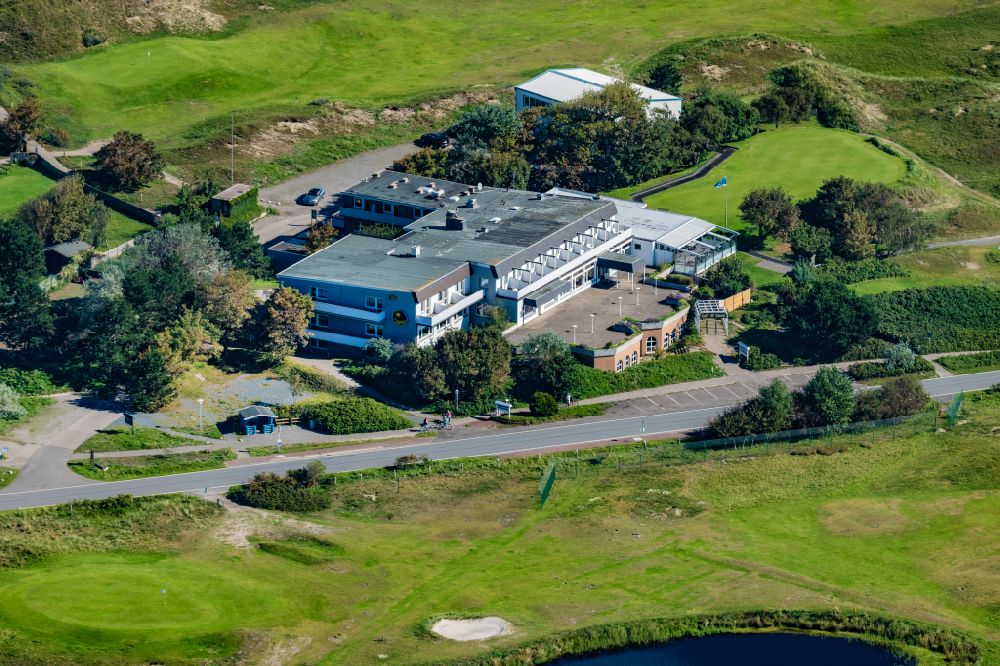 Norderney from the bird's eye view: Golf course restaurant Cafe Sonne at the Golf Club Norderney in Norderney in the state Lower Saxony, German