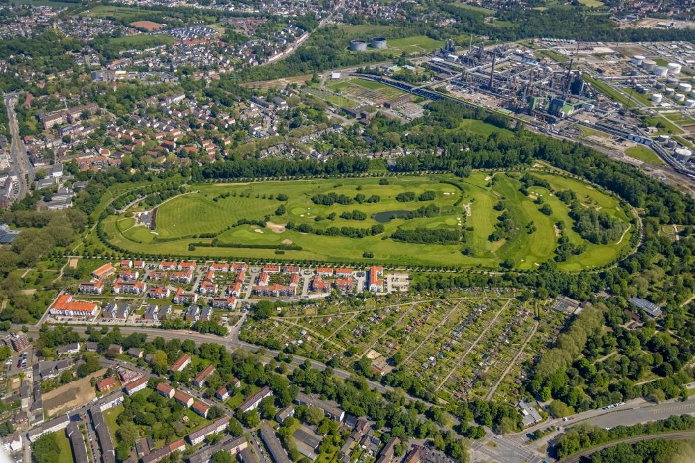 Gelsenkirchen from the bird's eye view: Grounds of the Golf course at of GC Schloss Horst GmbH & Co. KG on Johannastrasse in Gelsenkirchen at Ruhrgebiet in the state North Rhine-Westphalia, Germany
