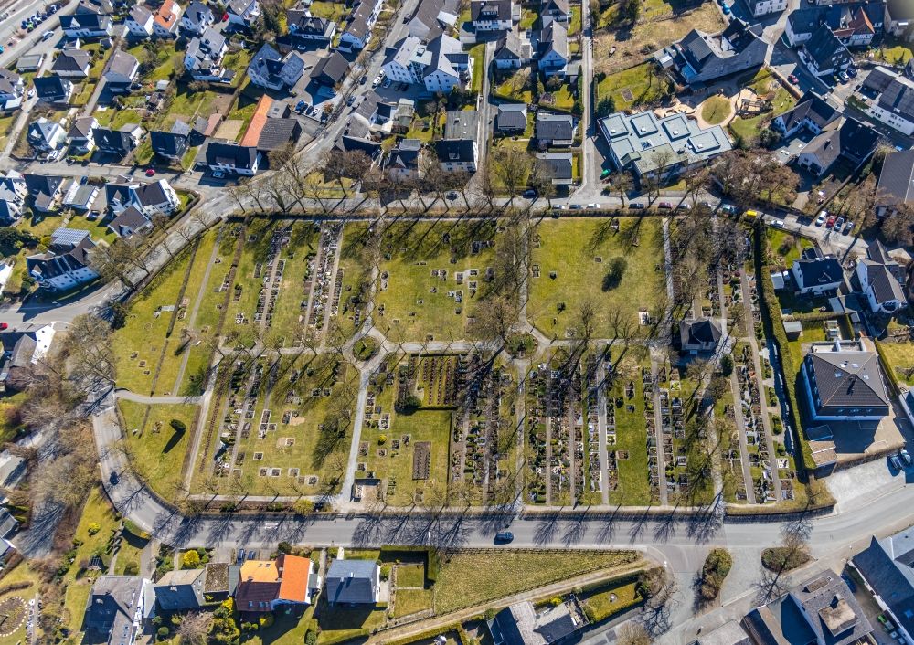 Aerial photograph Brilon - Grave rows on the grounds of the cemetery in Brilon in the state North Rhine-Westphalia