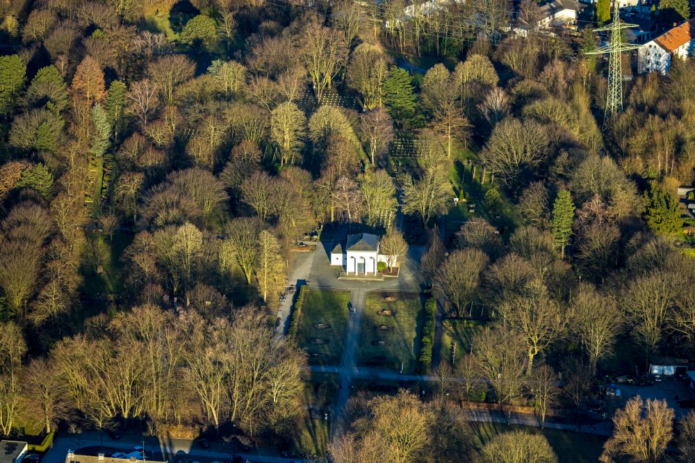 Aerial image Gladbeck - Grave rows on the grounds of the cemetery Friedhof Brauck on Stettiner Strasse in Gladbeck at Ruhrgebiet in the state North Rhine-Westphalia, Germany
