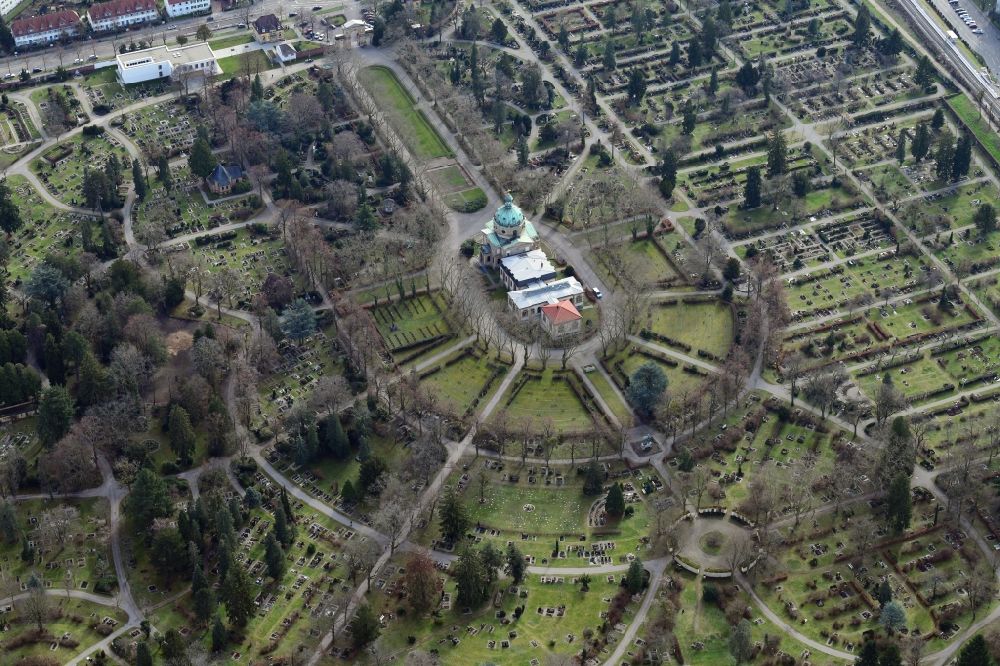 Aerial image Freiburg im Breisgau - Grave rows on the grounds of the cemetery on Friedhofstrasse in the district Stuehlinger in Freiburg im Breisgau in the state Baden-Wurttemberg, Germany
