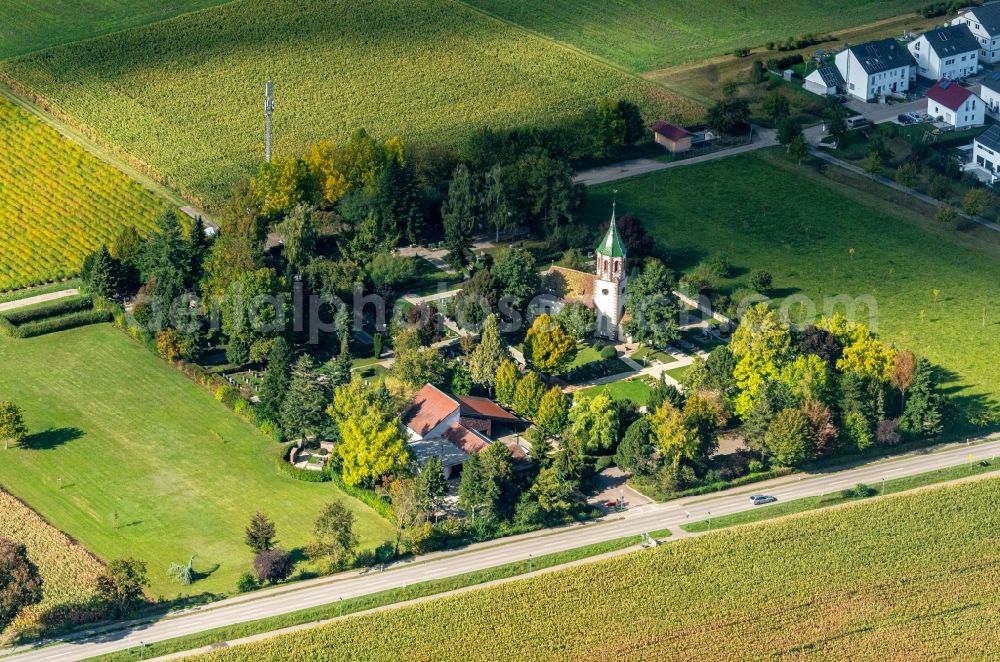 Aerial photograph Mahlberg - Grave rows on the grounds of the cemetery with Kapelle in Mahlberg in the state Baden-Wurttemberg, Germany