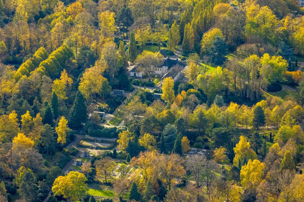Aerial image Herne - grave rows on the grounds of the cemetery Suedfriedhof Herne in Herne at Ruhrgebiet in the state North Rhine-Westphalia, Germany