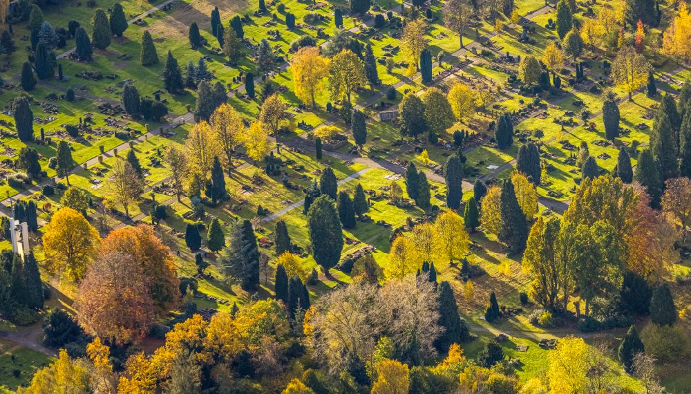 Witten from the bird's eye view: Grave rows on the grounds of the cemetery in Witten in the state North Rhine-Westphalia