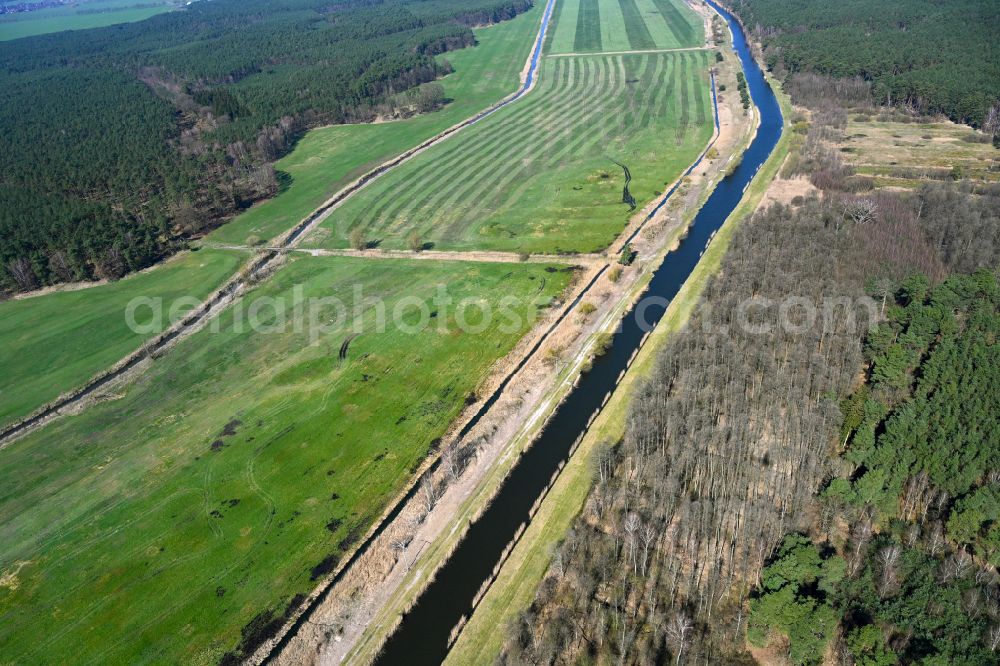 Blievenstorf from the bird's eye view: Grassy structures of a field and meadow landscape and culvert systems Wabeler Bach - Alte Elde in Blievenstorf in the state Mecklenburg - Western Pomerania, Germany