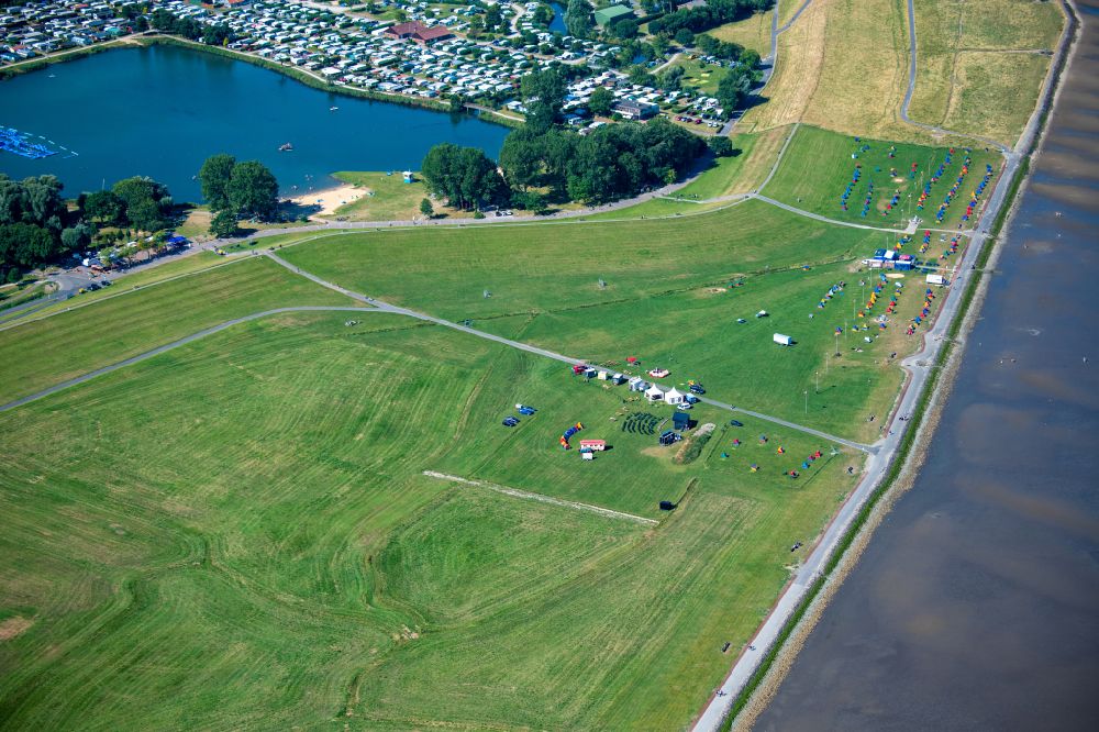 Aerial photograph Otterndorf - Grassy structures of a field and meadow landscape of the cultural beach and grounds of the Elbstrand Festival on Deichstrasse in Otterndorf in the state Lower Saxony, Germany