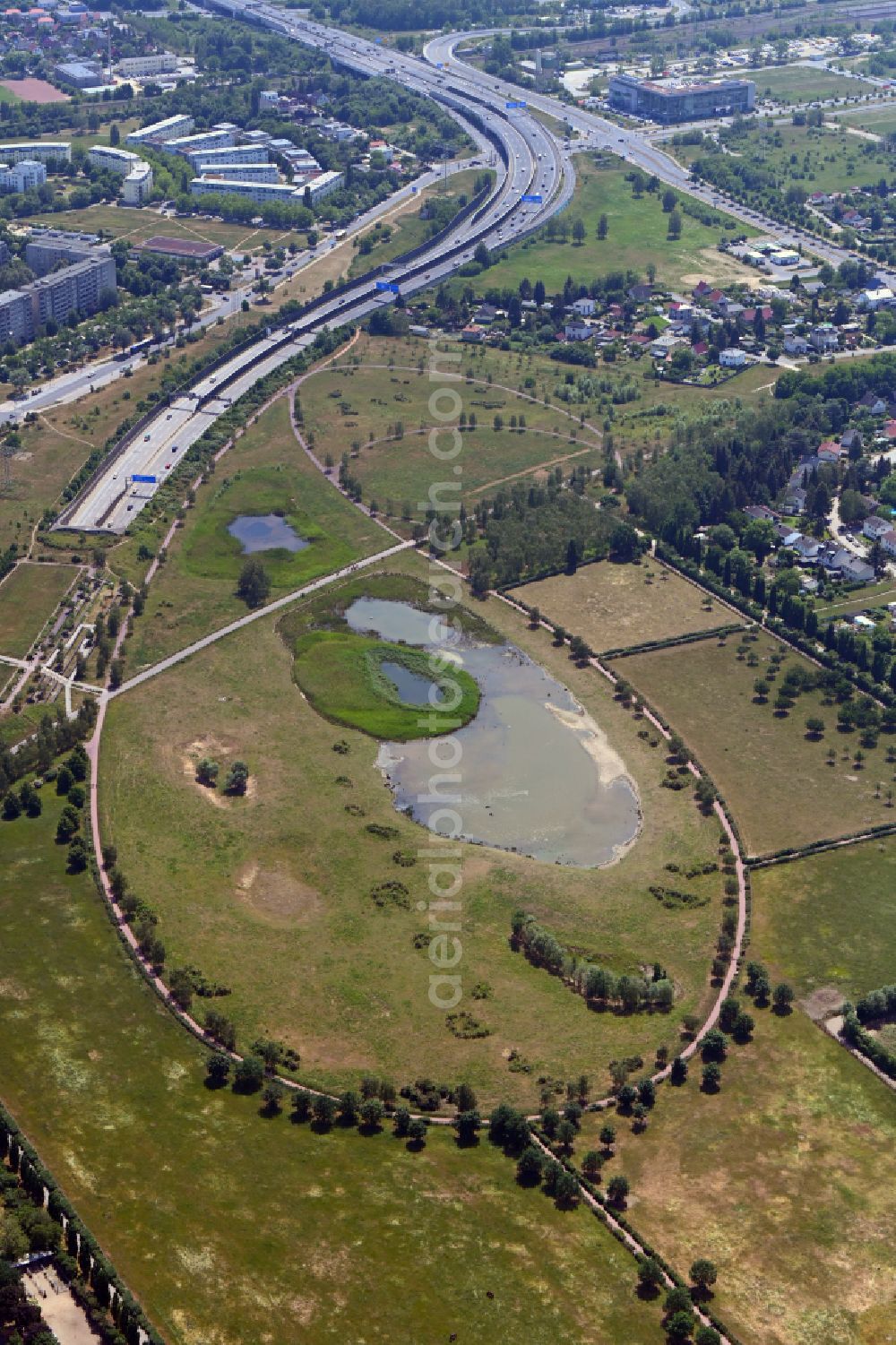 Aerial image Berlin - Structures of a field landscape Landschaftspark Rudow-Altglienicke in the district Altglienicke in Berlin, Germany