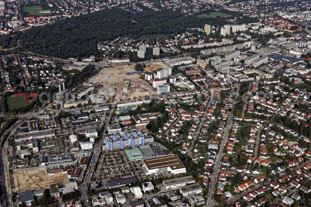 München from the bird's eye view: Construction site Am Suedpark to build a new multi-family residential complex in Munich Oberendling in the state of Bavaria on the former E.on site between Drygalskiallee, Boschetsrieder Strasse and Kistlerhofstrasse. Developers are Concept-Real two, Accumulata and the municipal housing construction company Gewofag