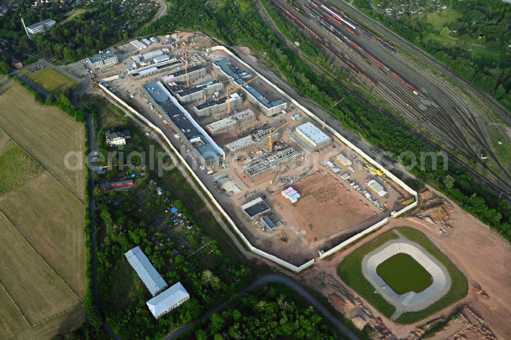 Aerial photograph Zwickau - Construction site for the new construction of the large prison area and security fencing of the future correctional facility JVA on street Buelaustrasse in the district Marienthal in Zwickau in the state Saxony, Germany