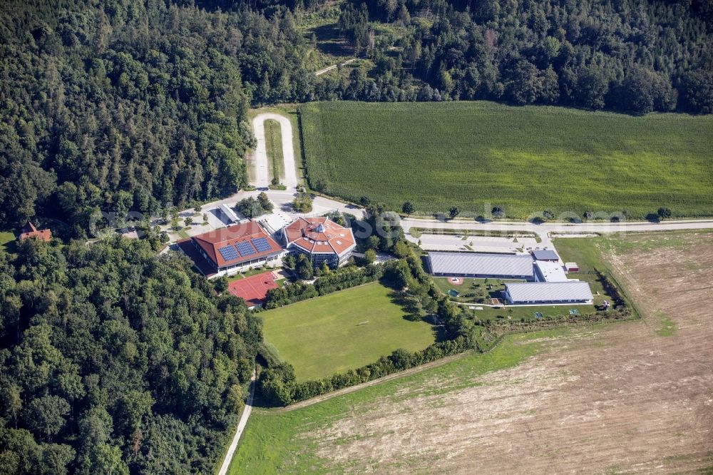 Aerial image Kronwinkl - School building of the elementary and middle school on the outskirts of Kronwinkl in the state Bavaria, Germany