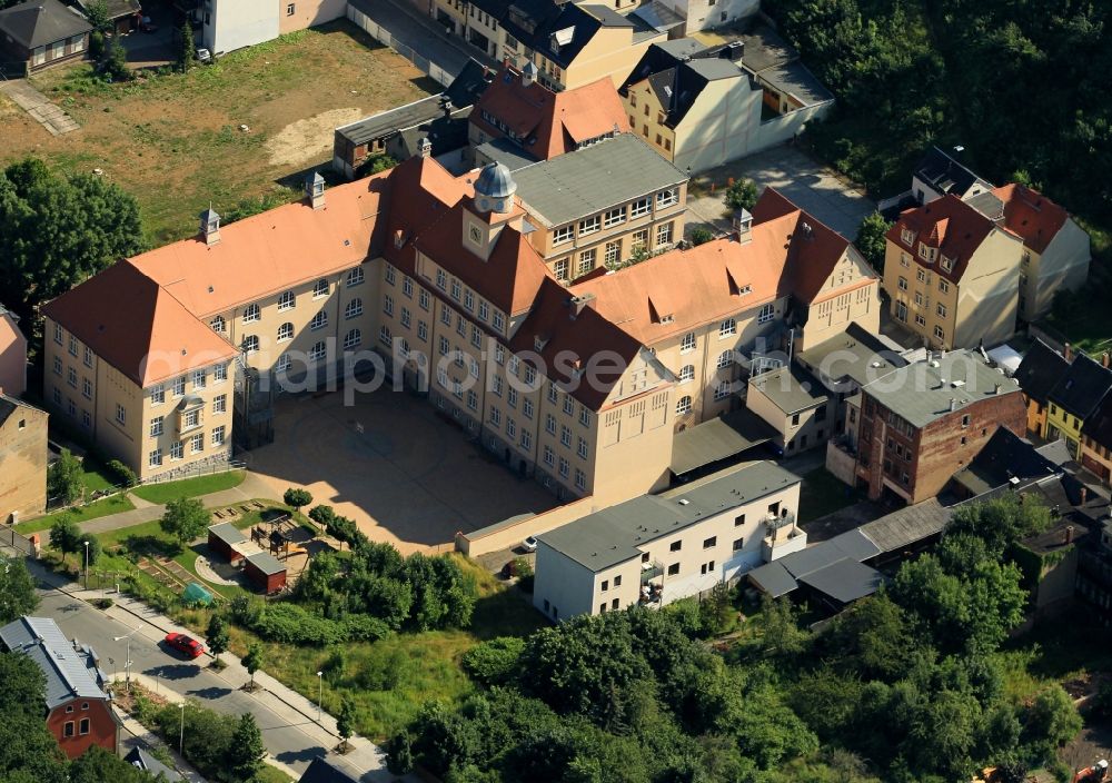 Aerial photograph Greiz - In St. Mary's Street of Greiz in Thuringia is the state's primary school Johann Wolfgang von Goethe
