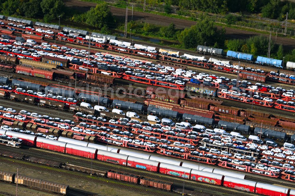 Aerial image Osnabrück - Freight trains with wagons loaded with automobiles - cars on the track in Osnabrueck in the state Lower Saxony, Germany