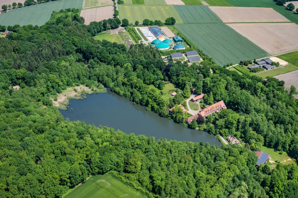 Horneburg from the bird's eye view: Building and manor house of the farmhouse in Horneburg in the state Lower Saxony, Germany