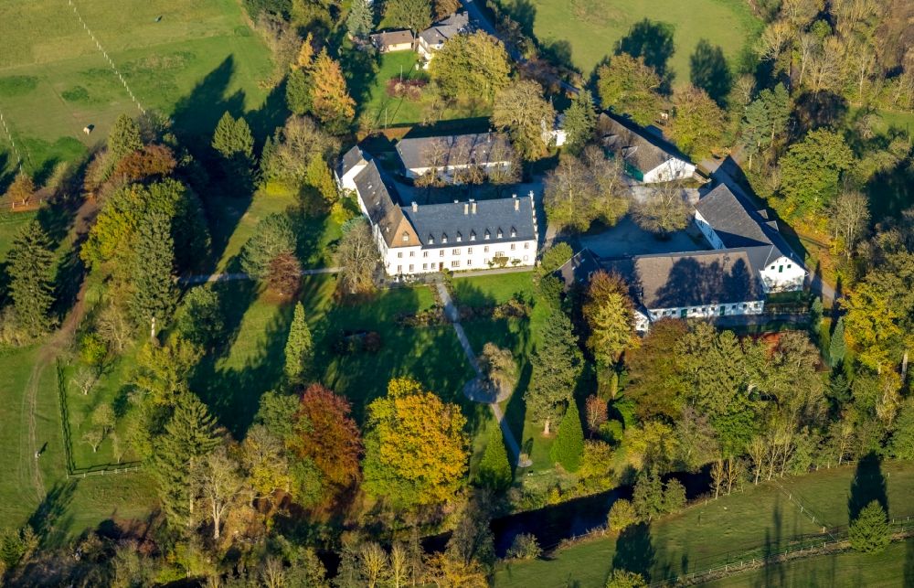 Aerial image Meschede - Building and manor house of the farmhouse in Meschede in the state North Rhine-Westphalia, Germany