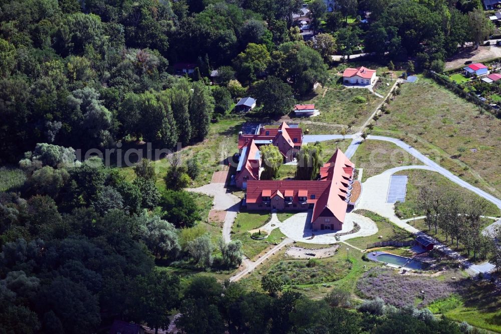 Potsdam from the bird's eye view: Building and manor house of the farmhouse in the district Nedlitz in Potsdam in the state Brandenburg, Germany