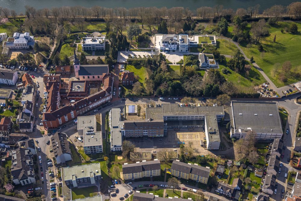 Aerial photograph Kettwig - School building and gym of the high school Theodor Heuss in Kettwig in the state North Rhine-Westphalia, Germany