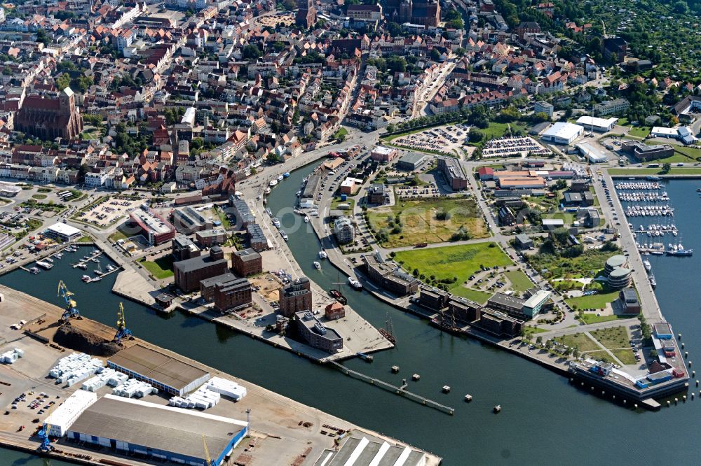 Aerial photograph Wismar - Port on the seashore of the Ostsee with Alter Hafen and Grube in Wismar in the state Mecklenburg - Western Pomerania, Germany