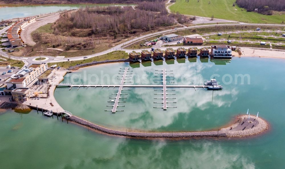 Großpösna from the bird's eye view: Port facility at the resort Lagovida on the Magdeborner peninsula in the reclamation area Neuseenland Stoermthaler lake at Grosspoesna in Saxony