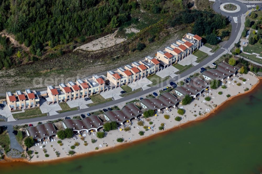 Großpösna from the bird's eye view: Port facility at the resort Lagovida on the Magdeborner peninsula in the reclamation area Neuseenland Stoermthaler lake at Grosspoesna in Saxony