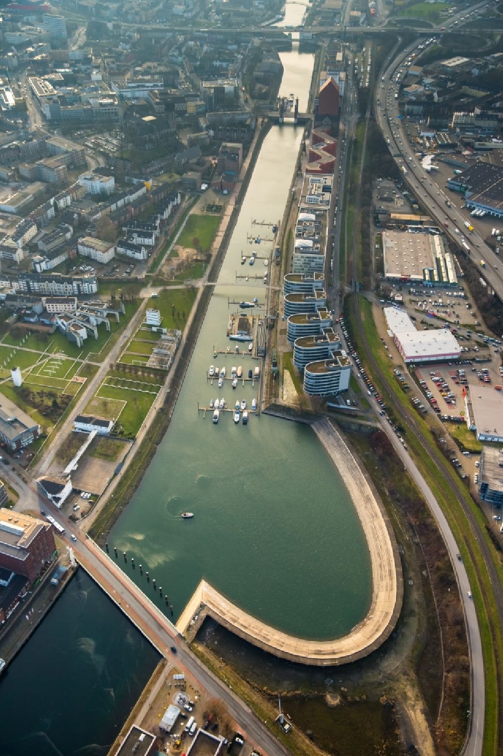 Duisburg from above - Inner harbour docks and pool Holzhafen in Duisburg in the state of North Rhine-Westphalia